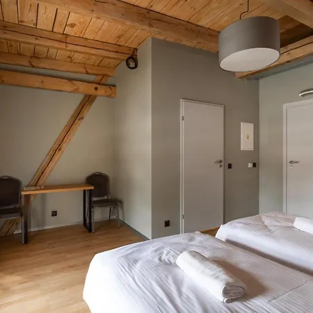 Hostel+ Kuznia Hostal