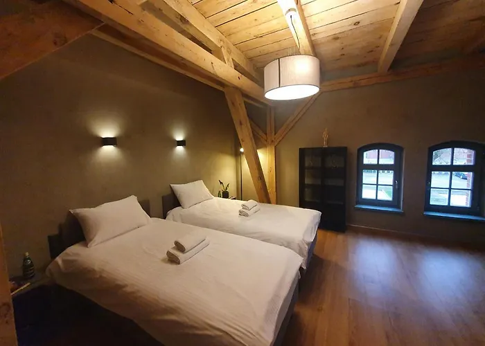 Hostel+ Kuznia Hostel *