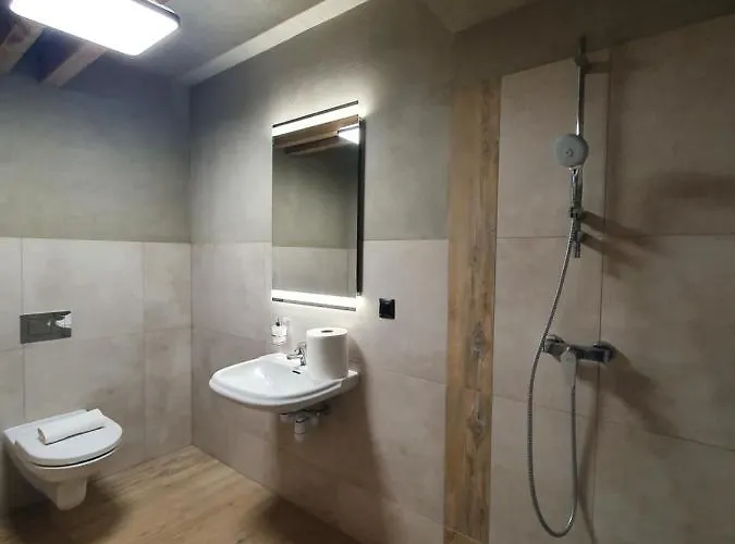 Hostel+ Kuznia Hostel *